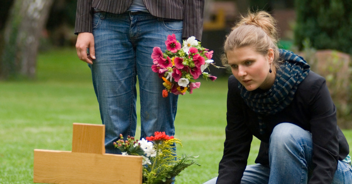 How to Deal with the Holidays After Losing a Parent - TheHopeLine